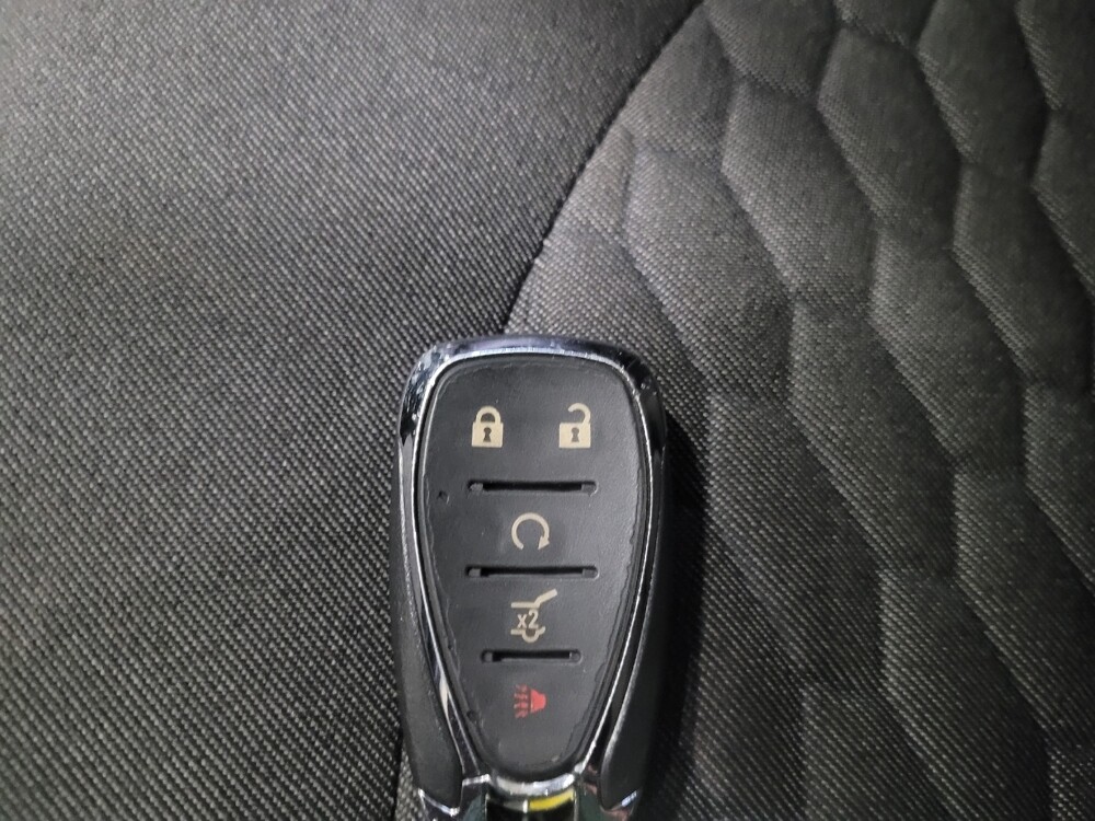 2020 Chevrolet Equinox in Plymouth Meeting, PA 19462 - 18081533 32