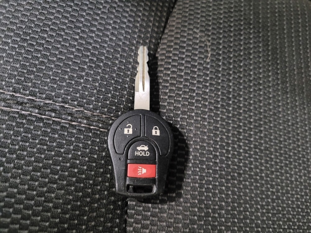 2017 Nissan Sentra in Glen Burnie, MD 21061 - 18081543 32