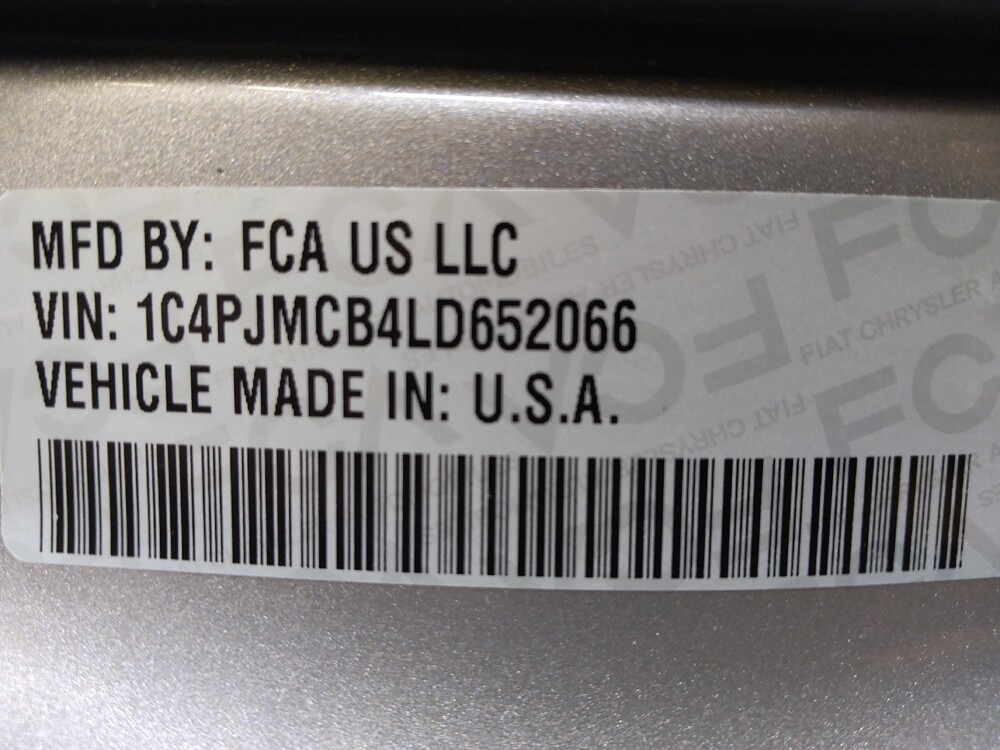 2020 Jeep Cherokee in Houston, TX 77074 - 18081602 33