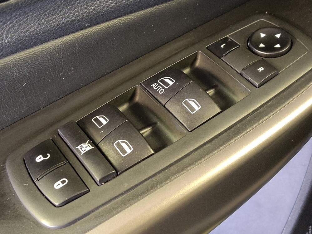 2020 Jeep Cherokee in Houston, TX 77074 - 18081602 27