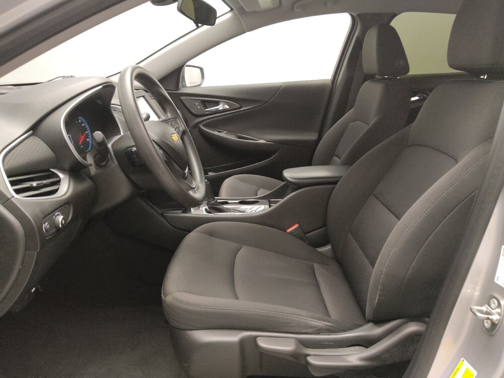 2018 Chevrolet Malibu in Lewisville, TX 75067 - 18081621 17