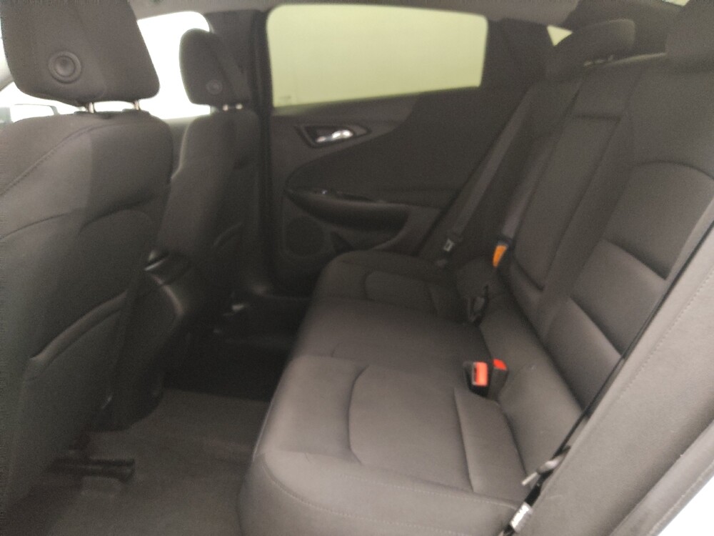 2018 Chevrolet Malibu in Lewisville, TX 75067 - 18081621 18