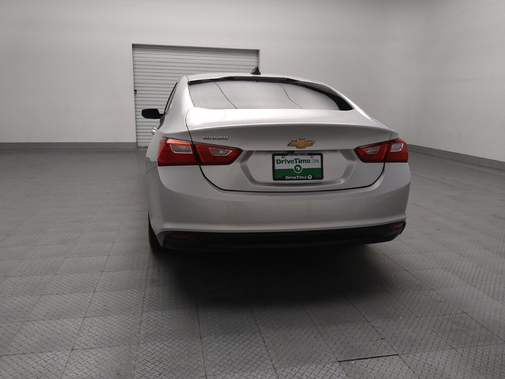 2018 Chevrolet Malibu in Lewisville, TX 75067 - 18081621 6