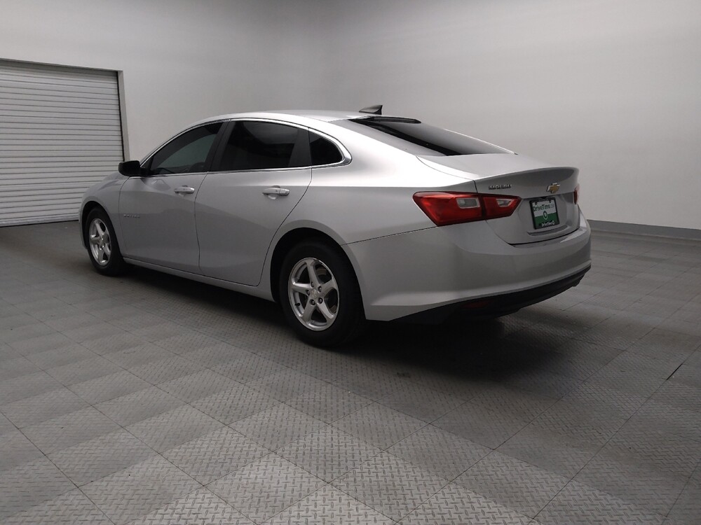 2018 Chevrolet Malibu in Lewisville, TX 75067 - 18081621 5