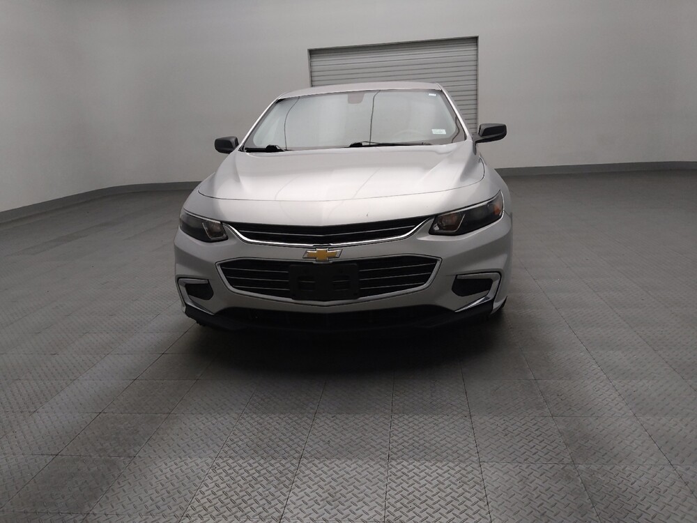 2018 Chevrolet Malibu in Lewisville, TX 75067 - 18081621 15