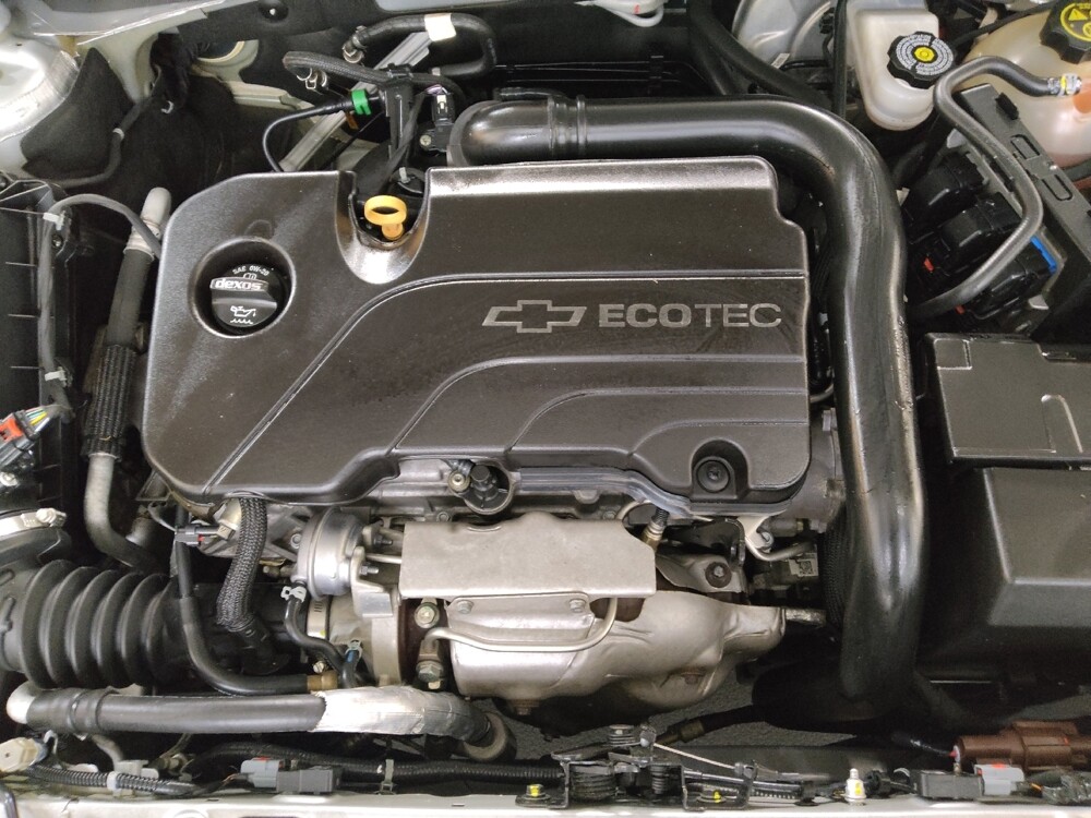 2018 Chevrolet Malibu in Lewisville, TX 75067 - 18081621 30