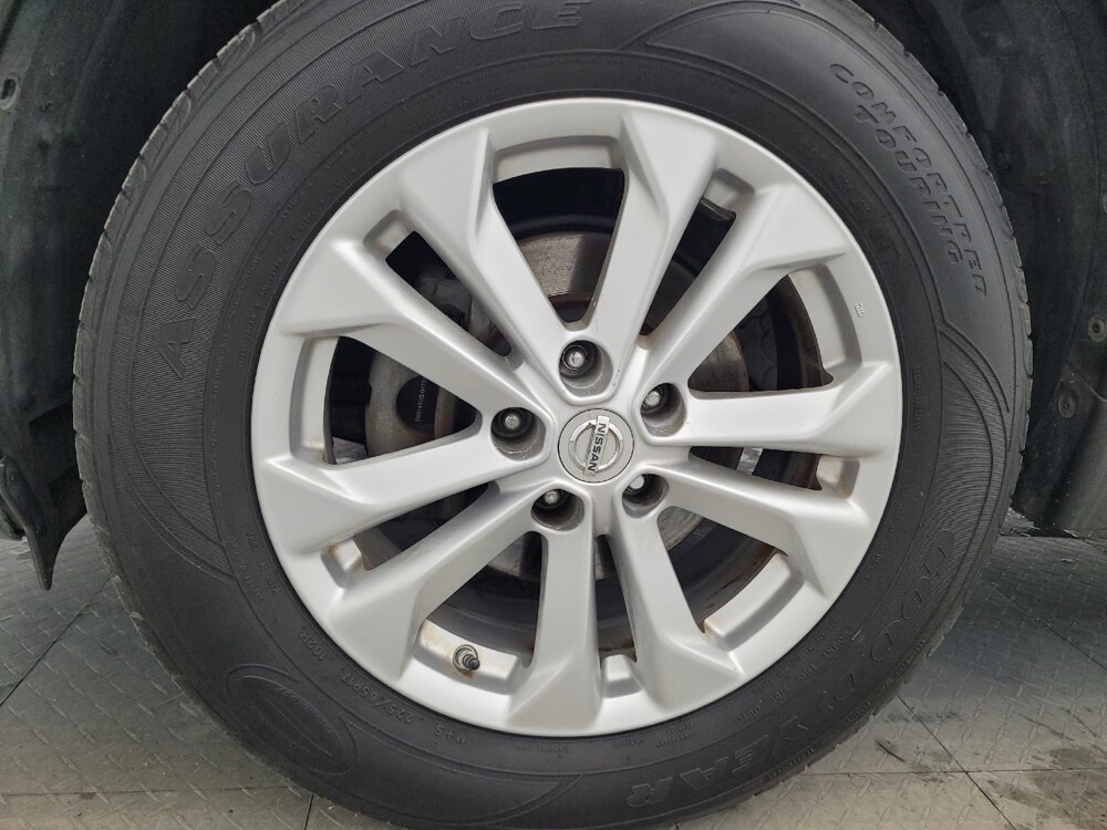 2016 Nissan Rogue in Knoxville, TN 37923 - 18081632 31