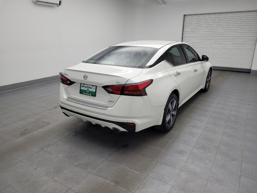2019 Nissan Altima in Columbus, OH 43228 - 18081662 9