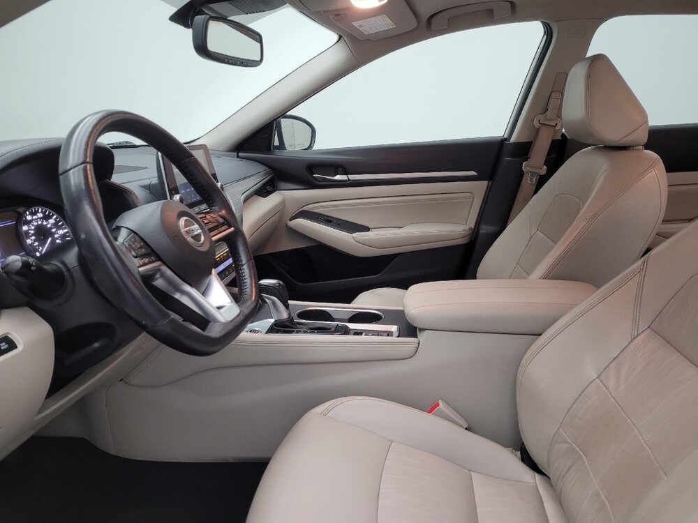 2019 Nissan Altima in Columbus, OH 43228 - 18081662 17