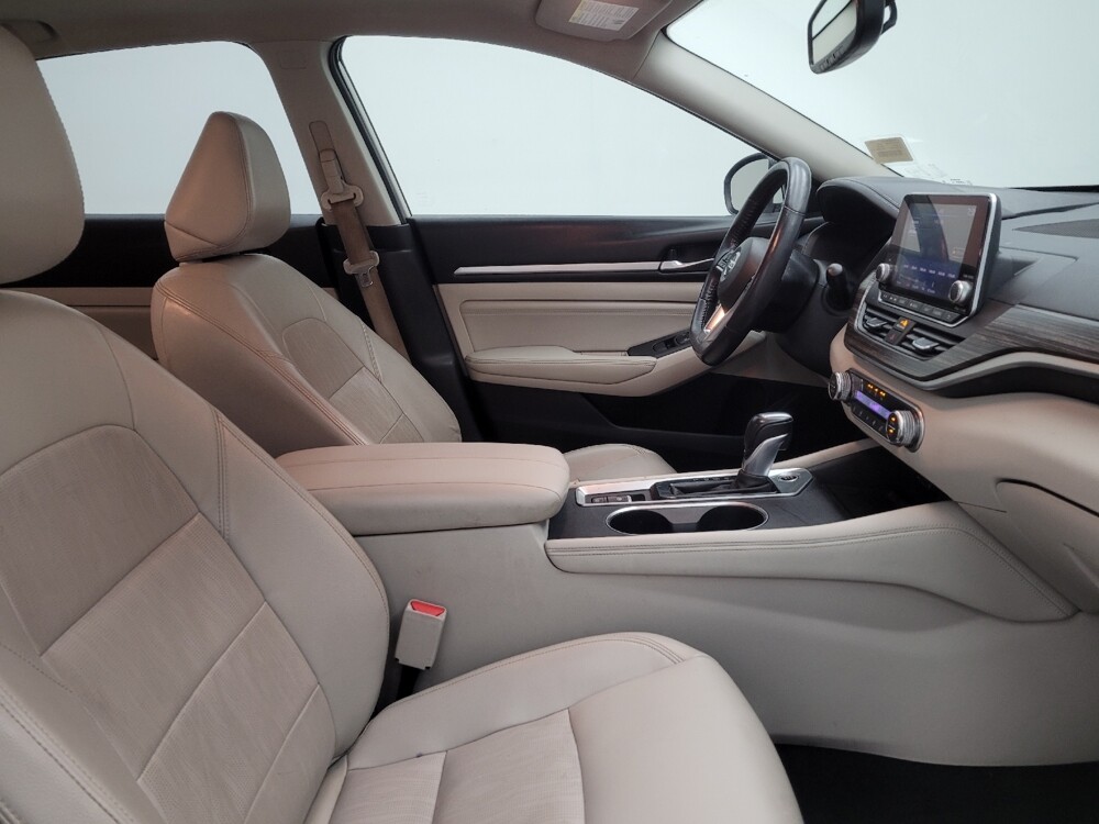 2019 Nissan Altima in Columbus, OH 43228 - 18081662 21