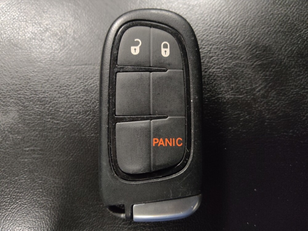 2020 Jeep Cherokee in Baton Rouge, LA 70816 - 18081664 32