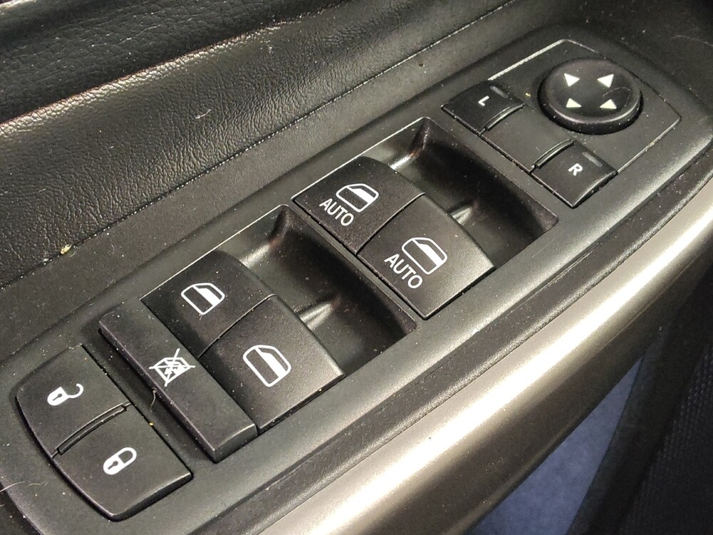 2020 Jeep Cherokee in Baton Rouge, LA 70816 - 18081664 27