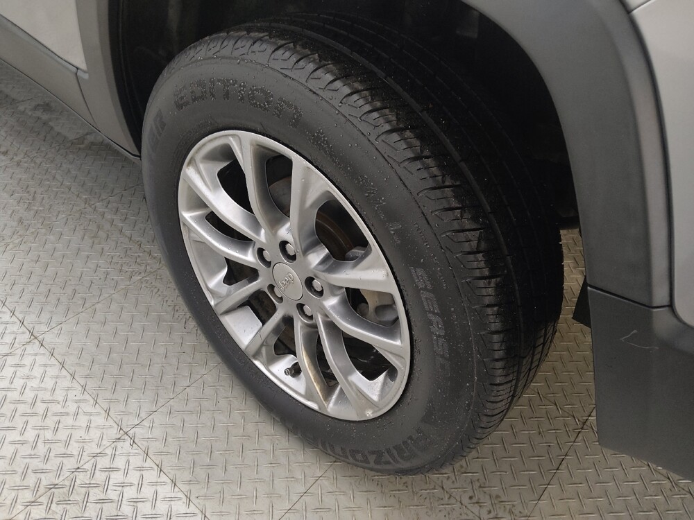 2020 Jeep Cherokee in Baton Rouge, LA 70816 - 18081664 31