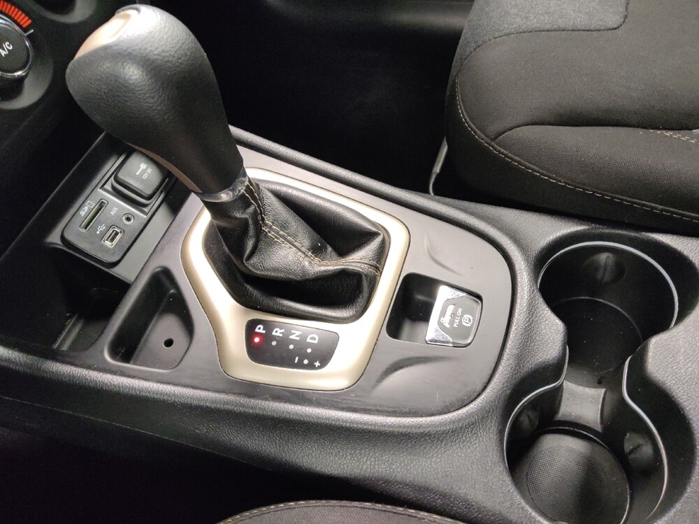 2018 Jeep Cherokee in Houston, TX 77034 - 18081671 26