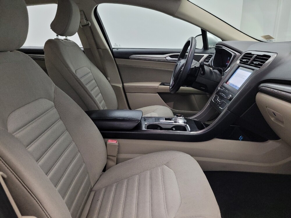2019 Ford Fusion in Glendale, AZ 85301 - 18081726 21