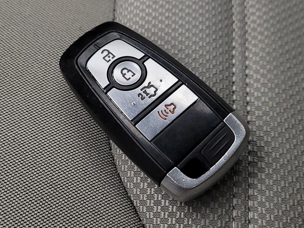 2019 Ford Fusion in Glendale, AZ 85301 - 18081726 32