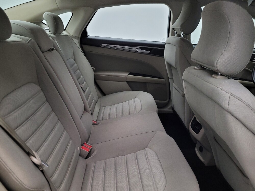 2019 Ford Fusion in Glendale, AZ 85301 - 18081726 19