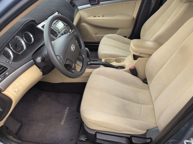 2010 Hyundai Sonata in North Little Rock, AR 72117-1620 - 18081733 4