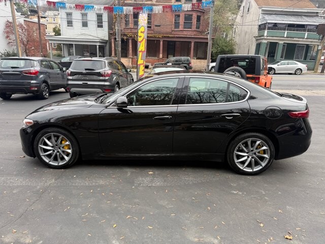 2017 Alfa Romeo Giulia in Pottsville, PA 17901 - 18081739 2