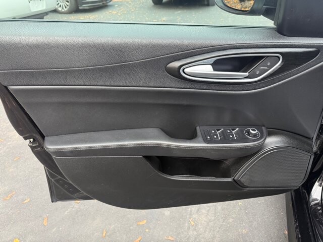 2017 Alfa Romeo Giulia in Pottsville, PA 17901 - 18081739 21