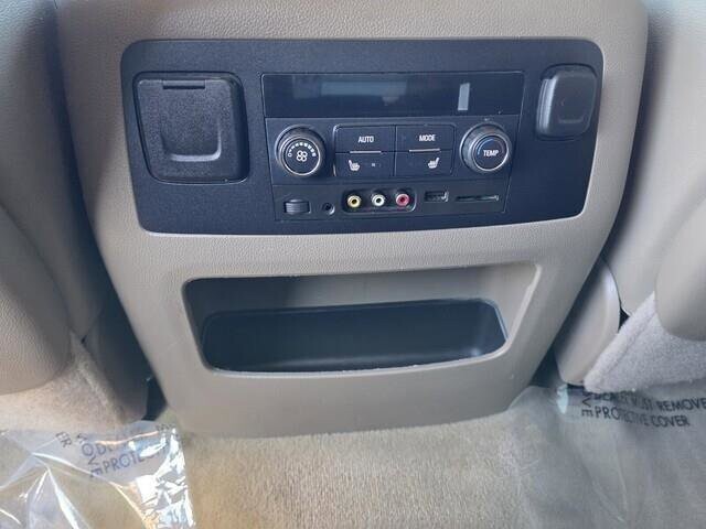 2016 Chevrolet Suburban in Mesa, AZ 85212 - 18081742 29