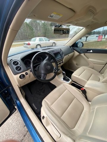 2017 Volkswagen Tiguan in Flowery Branch, GA 30542 - 18081749 8