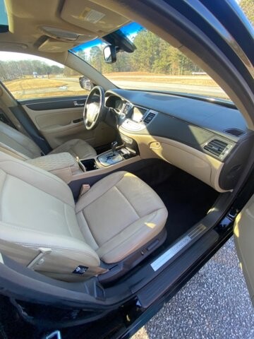 2010 Hyundai Genesis in Flowery Branch, GA 30542 - 18081751 7