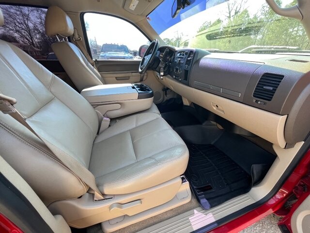 2013 Chevrolet Silverado 1500 in Flowery Branch, GA 30542 - 18081754 7