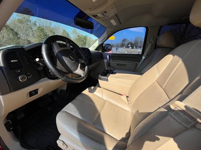 2013 Chevrolet Silverado 1500 in Flowery Branch, GA 30542 - 18081754 8