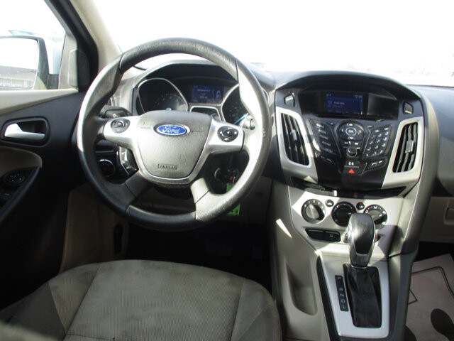 2014 Ford Focus in Oak Grove, MO 64075 - 18081761 12