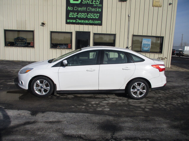 2014 Ford Focus in Oak Grove, MO 64075 - 18081761 8