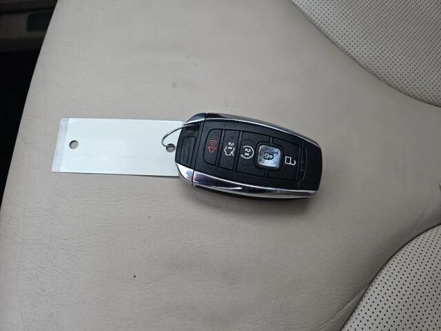 2017 Lincoln MKC in Wadena, MN 56482 - 18081779 9