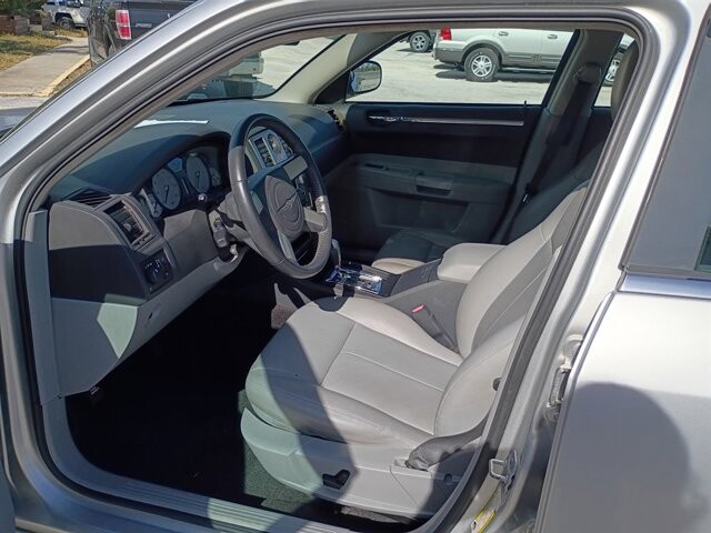 2007 Chrysler 300 in Hudson, FL 34669 - 18081790 10