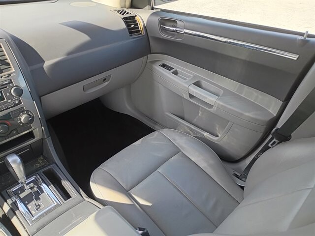 2007 Chrysler 300 in Hudson, FL 34669 - 18081790 13