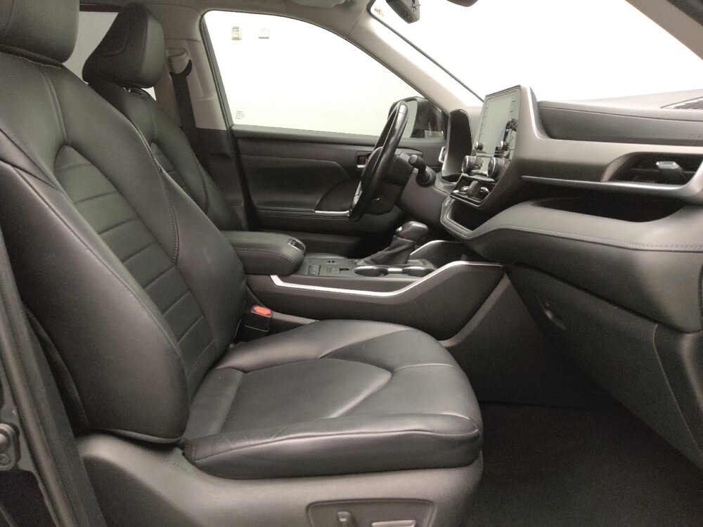 2020 Toyota Highlander in Tulsa, OK 74145 - 18081839 21