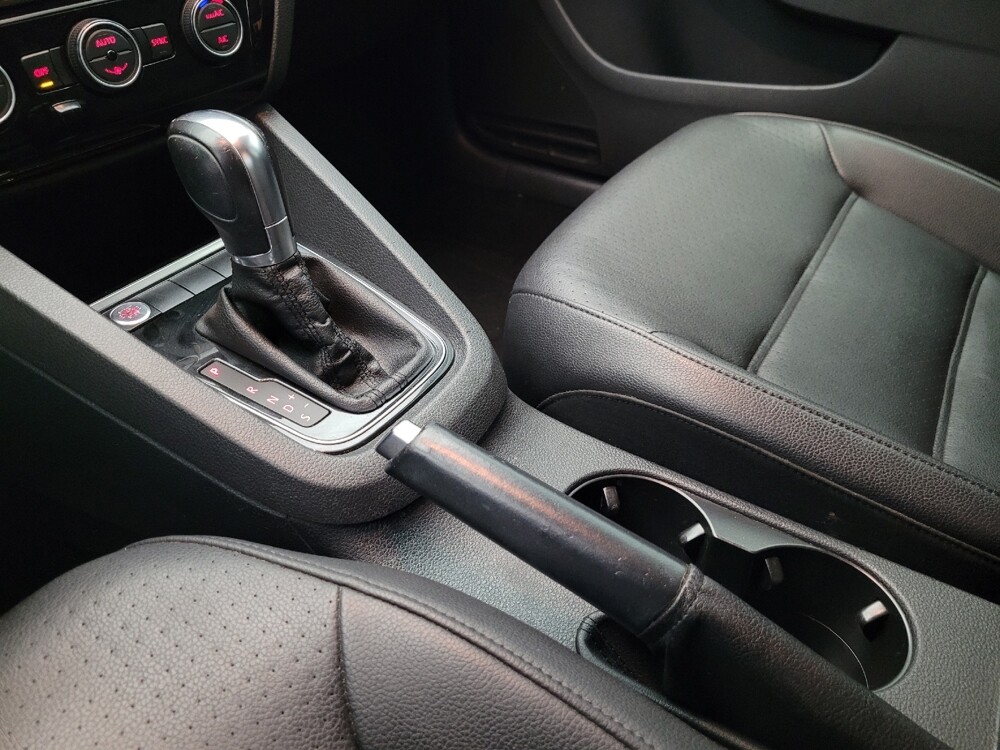 2017 Volkswagen Jetta in Glendale, AZ 85301 - 18081844 26