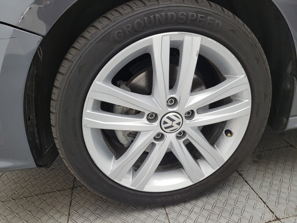 2017 Volkswagen Jetta in Glendale, AZ 85301 - 18081844 31