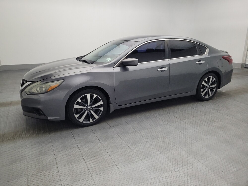 2017 Nissan Altima in Lauderdale Lakes, FL 33313 - 18081875 2