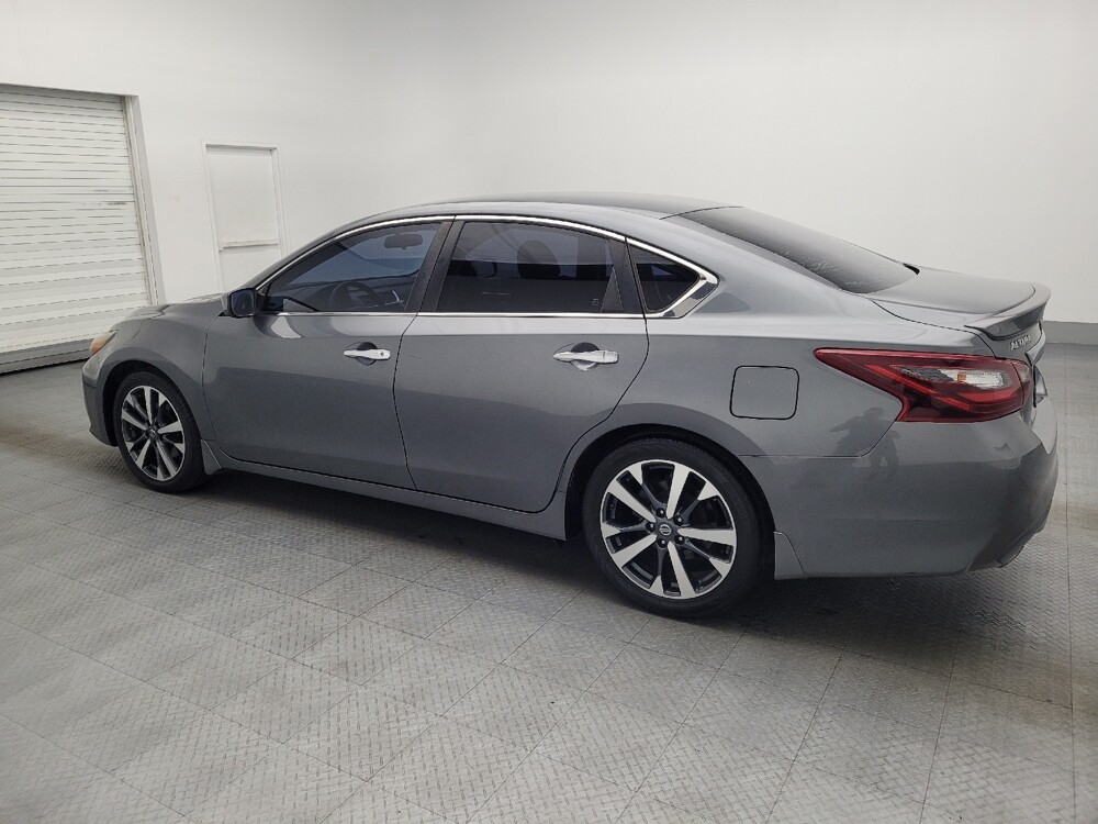 2017 Nissan Altima in Lauderdale Lakes, FL 33313 - 18081875 3
