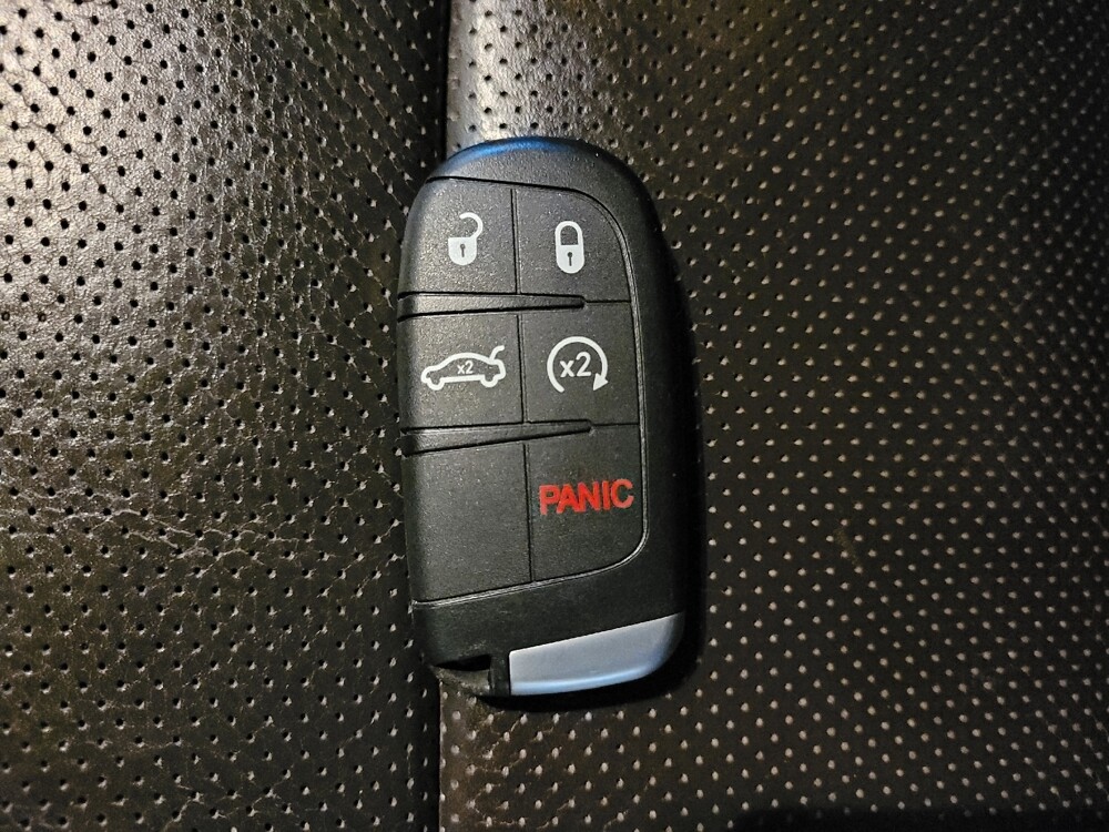 2015 Jeep Grand Cherokee in Greenville, SC 29607 - 18081898 32