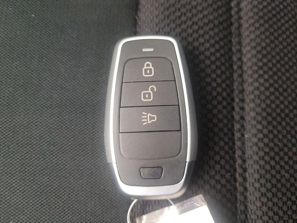 2017 Ford Fusion in Miamisburg, OH 45342 - 18081928 32