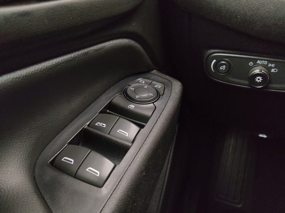 2019 Chevrolet Equinox in Wichita, KS 67207 - 18081962 27