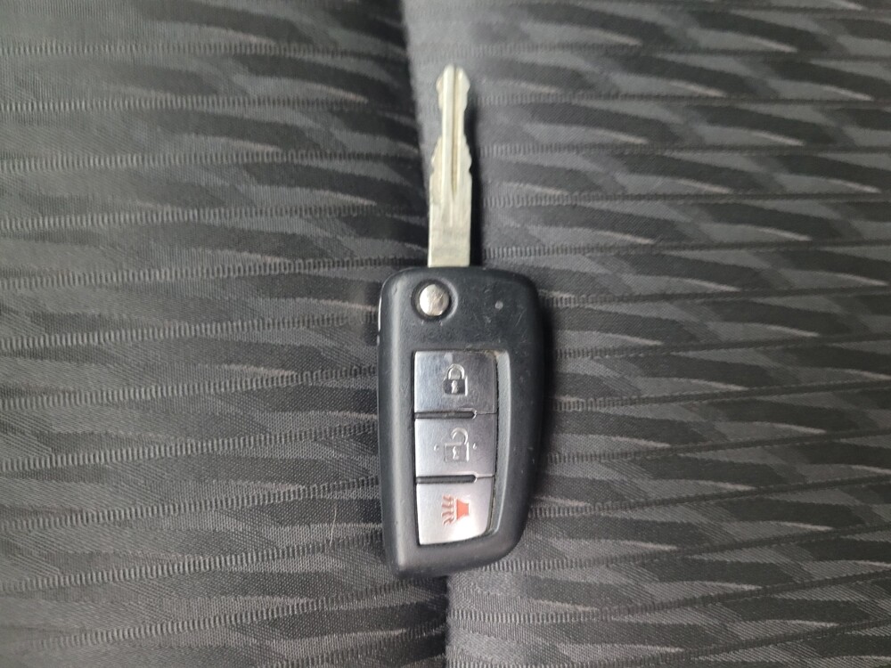 2017 Nissan Rogue in Madison, TN 37115 - 18081970 32