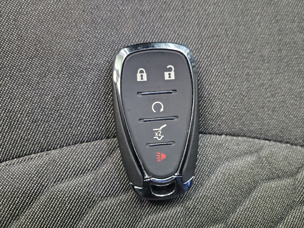 2019 Chevrolet Equinox in Eastpointe, MI 48021 - 18081972 32