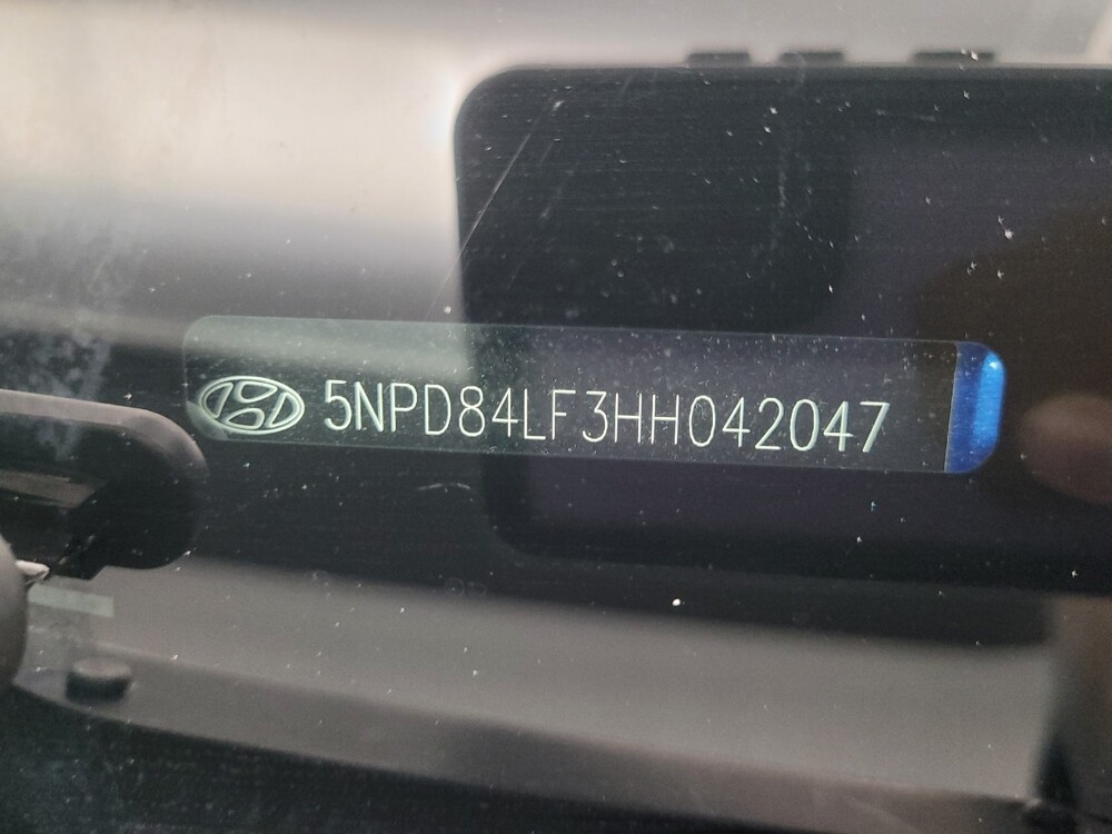 2017 Hyundai Elantra in Indianapolis, IN 46222 - 18081981 33