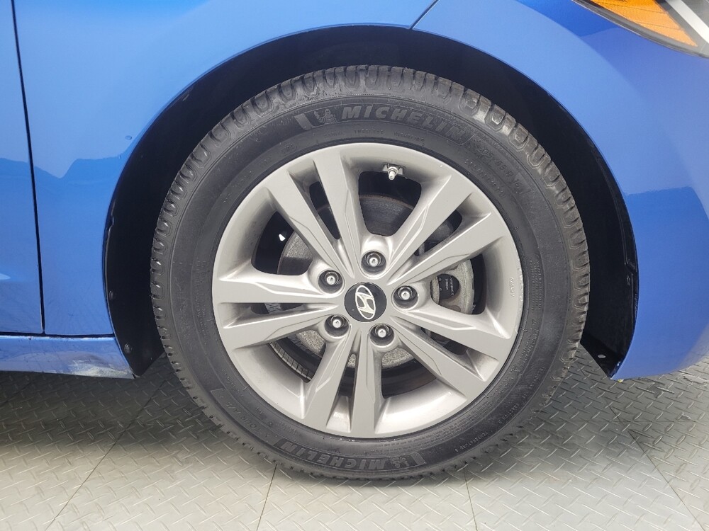 2017 Hyundai Elantra in Indianapolis, IN 46222 - 18081981 31