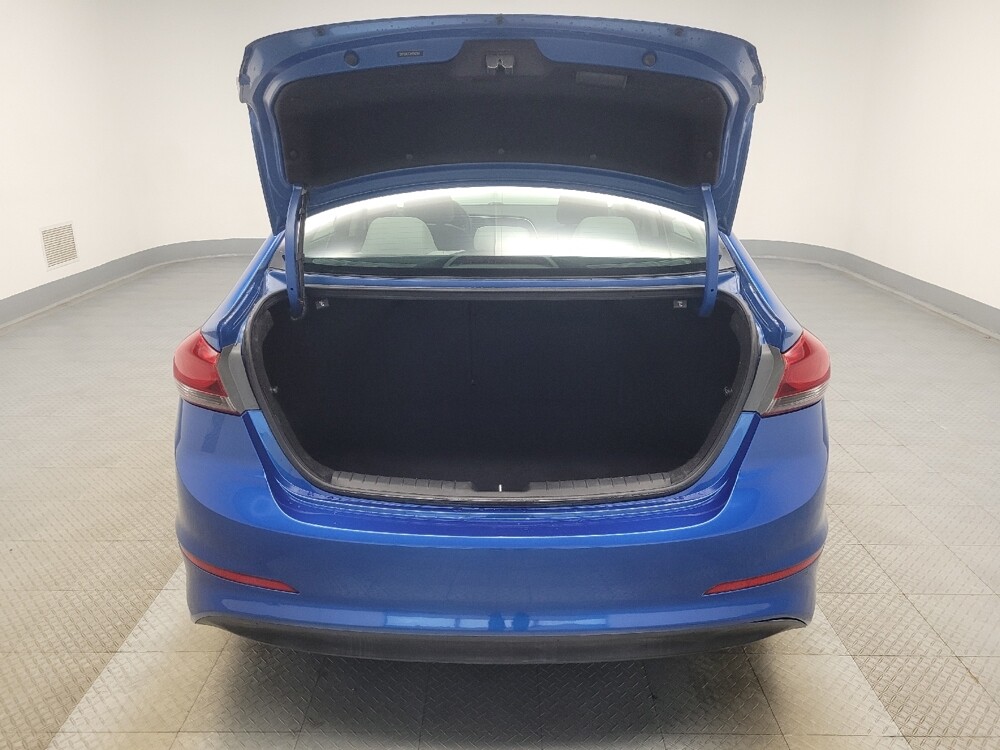 2017 Hyundai Elantra in Indianapolis, IN 46222 - 18081981 29