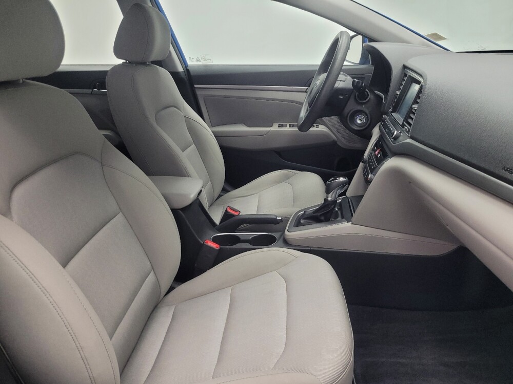 2017 Hyundai Elantra in Indianapolis, IN 46222 - 18081981 21