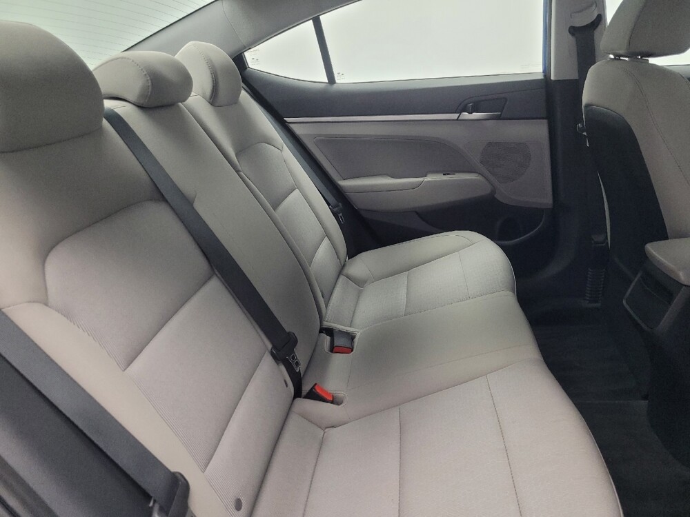 2017 Hyundai Elantra in Indianapolis, IN 46222 - 18081981 19