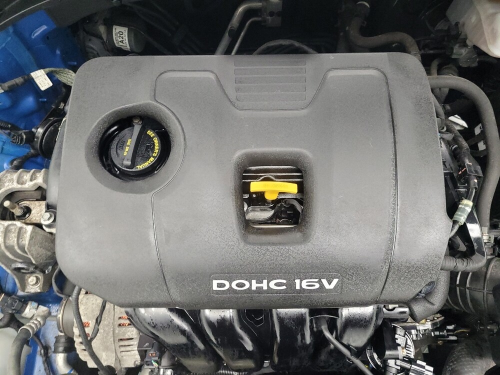 2017 Hyundai Elantra in Indianapolis, IN 46222 - 18081981 30